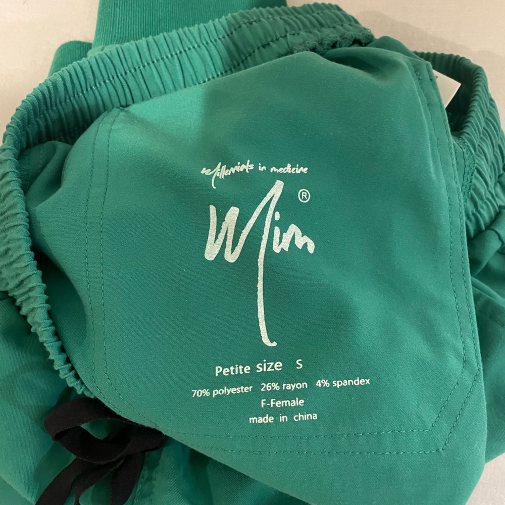 Mims scrubs Hunter green set - Picture 5 of 5